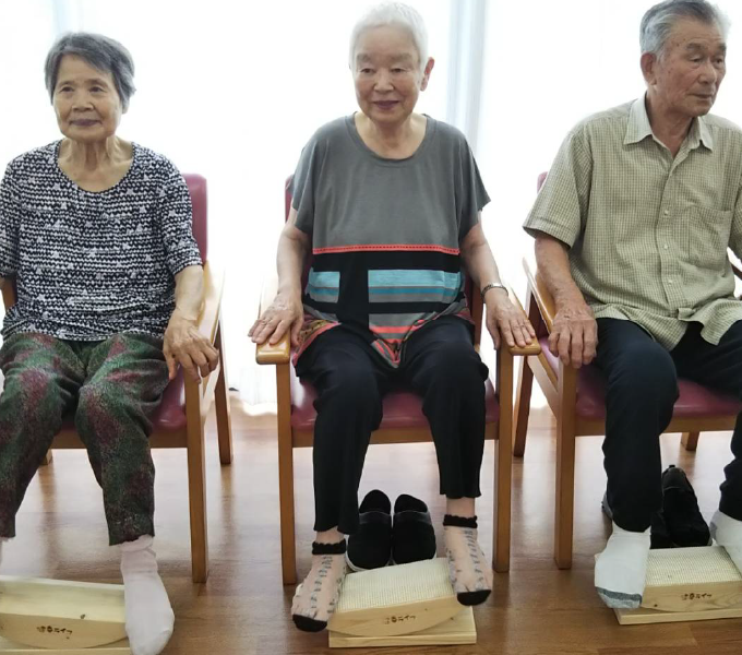 歩く人